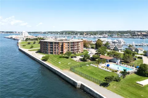 1514 Capella South St, Newport, RI 02840