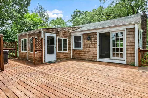 2 Plantation St, Warwick, RI 02886 photo 9
