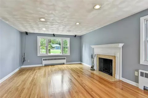2 Plantation St, Warwick, RI 02886 photo 12