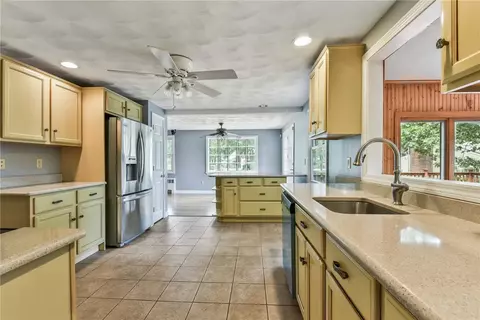 2 Plantation St, Warwick, RI 02886 photo 18
