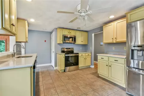2 Plantation St, Warwick, RI 02886 photo 17