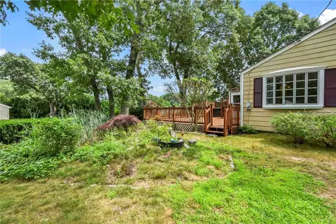 2 Plantation St, Warwick, RI 02886 photo 5