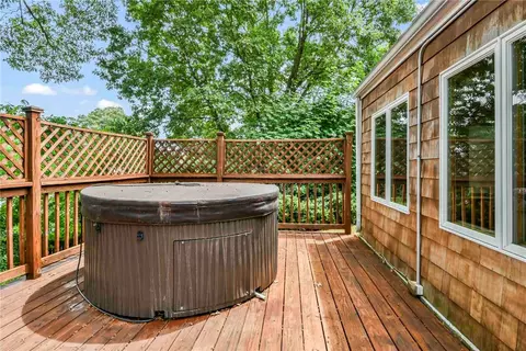 2 Plantation St, Warwick, RI 02886 photo 8