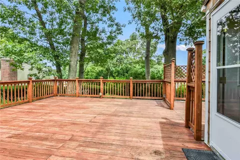 2 Plantation St, Warwick, RI 02886 photo 7