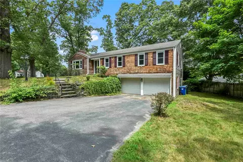 2 Plantation St, Warwick, RI 02886 photo 2