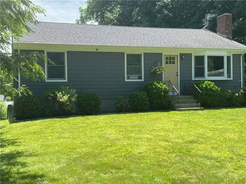 111 Angell Rd, Cumberland, RI 02864