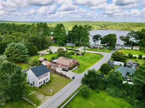 10 Mohunganuck Trl, Voluntown, CT 06384