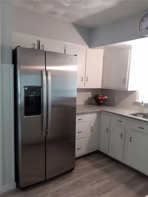 35 Rowe Dr, Cranston, RI 02921 photo 4