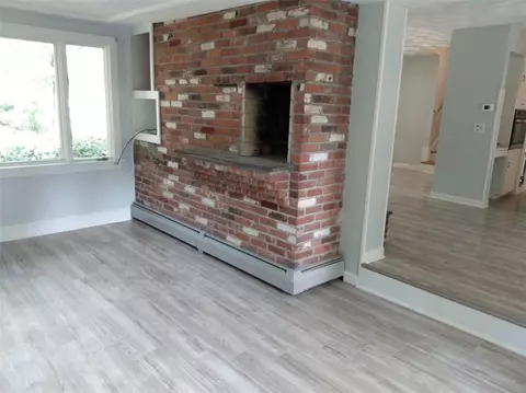 35 Rowe Dr, Cranston, RI 02921 photo 3