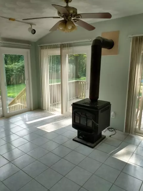 35 Rowe Dr, Cranston, RI 02921 photo 8