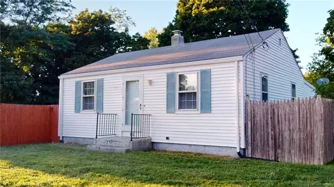 61 Easton Ave, Warwick, RI 02888