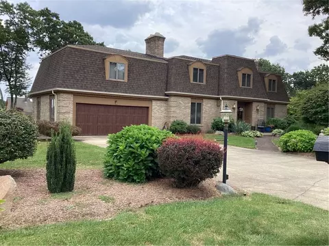 30 Beechnut Dr, Johnston, RI 02919