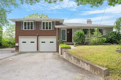 133 Reservoir Rd, Burrillville, RI 02859