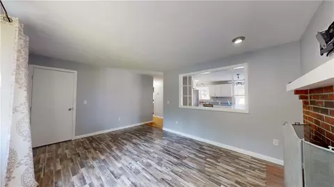 Living - 165 Heath Ave, Warwick, RI 02888 photo 2 of 3