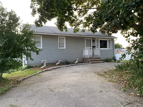 Exterior - 165 Heath Ave, Warwick, RI 02888 photo 1 of 2