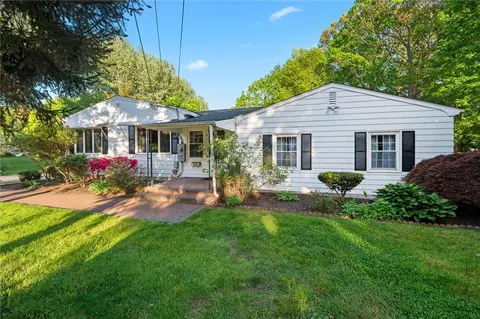 21 Middle St, North Kingstown, RI 02852