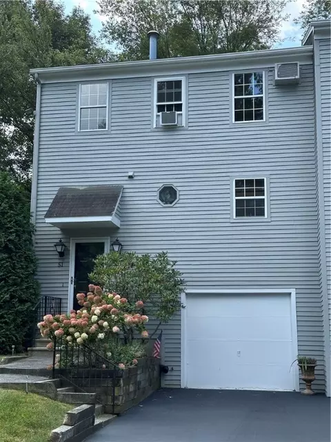 565 Quaker Ln #51, West Warwick, RI 02893