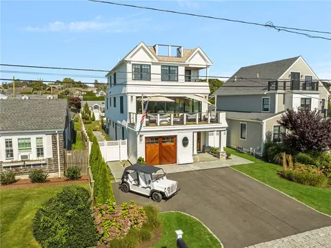 104 Tuckerman Ave, Middletown, RI 02842