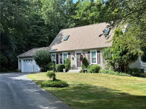 71 Dawn Marie Ct, North Kingstown, RI 02852