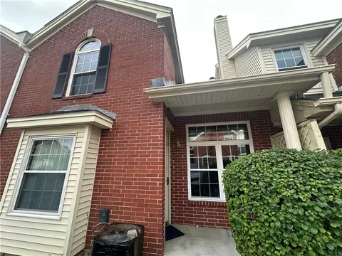 626 Smithfield Rd #910, North Providence, RI 02904