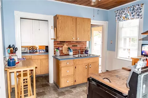 88 Coe St, Woonsocket, RI 02895 photo 17