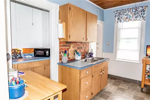 88 Coe St, Woonsocket, RI 02895 photo 16