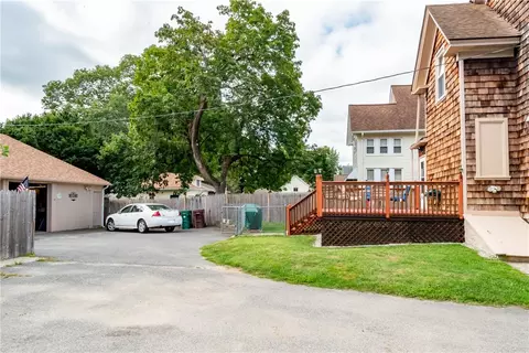 88 Coe St, Woonsocket, RI 02895 photo 4