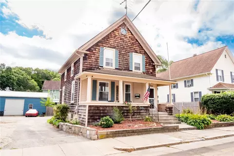 88 Coe St, Woonsocket, RI 02895 photo 2