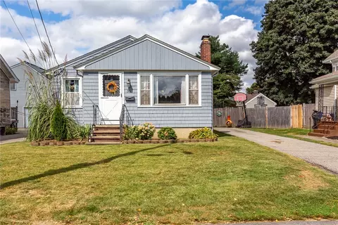 39 Butler St, Cranston, RI 02920
