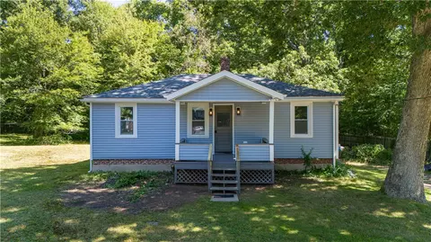 816 S Main St, Burrillville, RI 02859