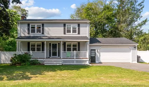 15 Cedar Ave, Swansea, MA 02777