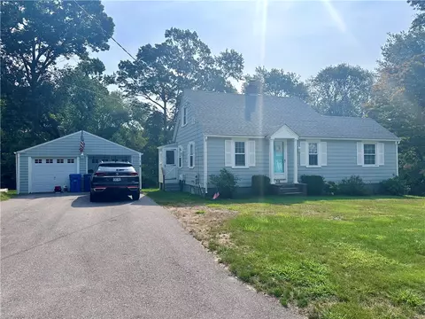 50 Peace Pipe Trl, South Kingstown, RI 02879
