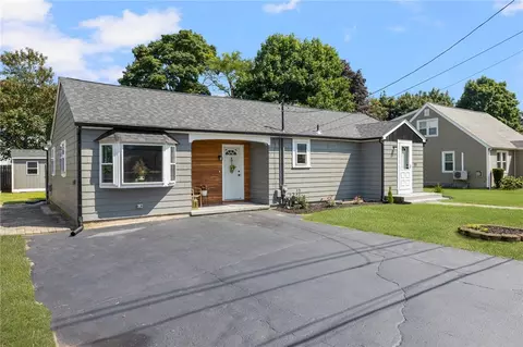 32 Oak Tree Ave, Warwick, RI 02886 photo 2