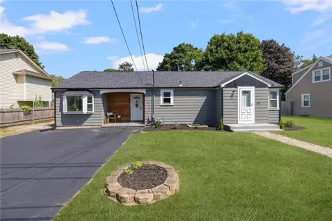 32 Oak Tree Ave, Warwick, RI 02886