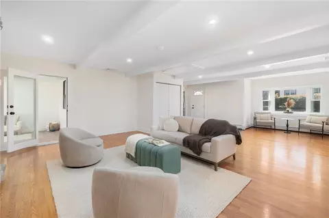 32 Oak Tree Ave, Warwick, RI 02886 photo 7