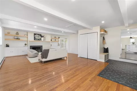 32 Oak Tree Ave, Warwick, RI 02886 photo 8