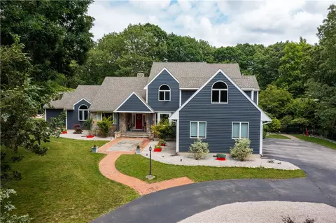 5 Sparrow Ln, East Greenwich, RI 02818