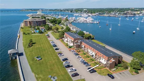 218 America, Newport, RI 02840