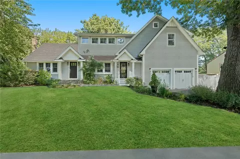 59 Sumac Trl, Narragansett, RI 02882