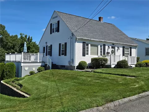 13 Rowena Dr, Johnston, RI 02919