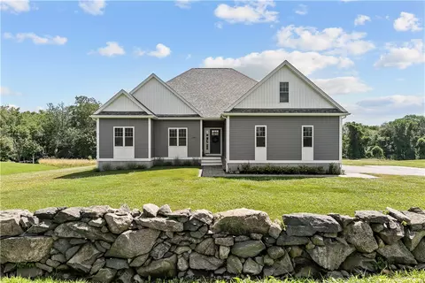 1246 Main Rd, Westport, MA 02790