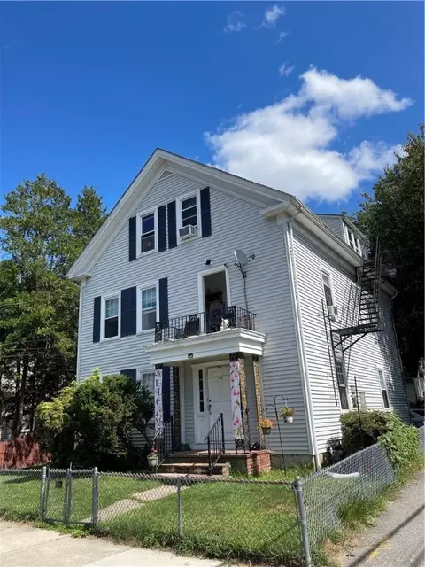 190 Coe St, Woonsocket, RI 02895