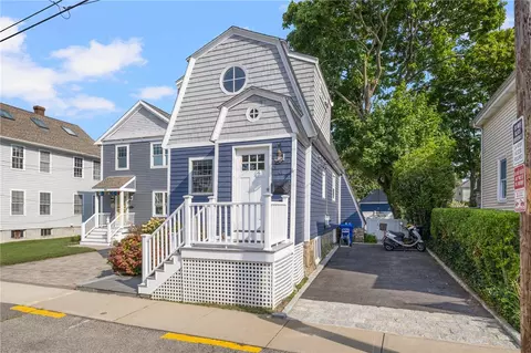 46 Weaver Ave, Newport, RI 02840