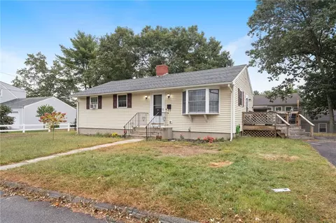 14 Meredith Dr, Coventry, RI 02816 photo 2