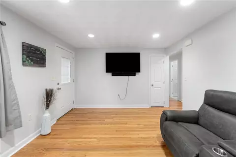 14 Meredith Dr, Coventry, RI 02816 photo 5