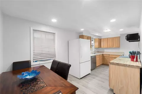 14 Meredith Dr, Coventry, RI 02816 photo 6