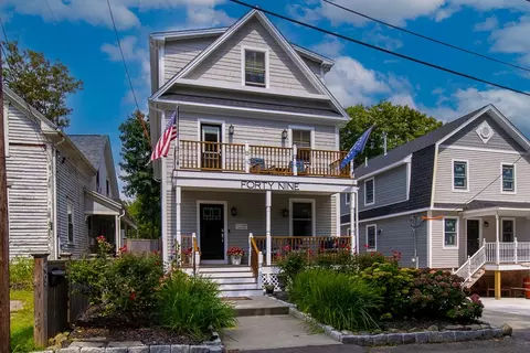 49 Remington St, Warwick, RI 02888