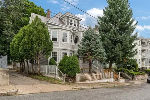 129 Rebekah St, Woonsocket, RI 02895
