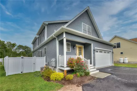 18 Vespia Ln, South Kingstown, RI 02879