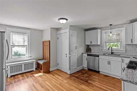 19 Gordon Ave, Warwick, RI 02889 photo 3